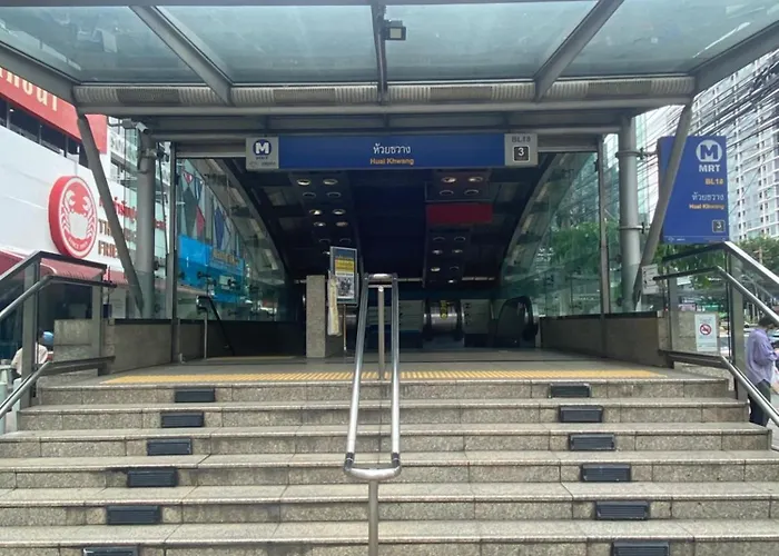 Hotel Luck Huai Khwang Mrt Ratchada 3*