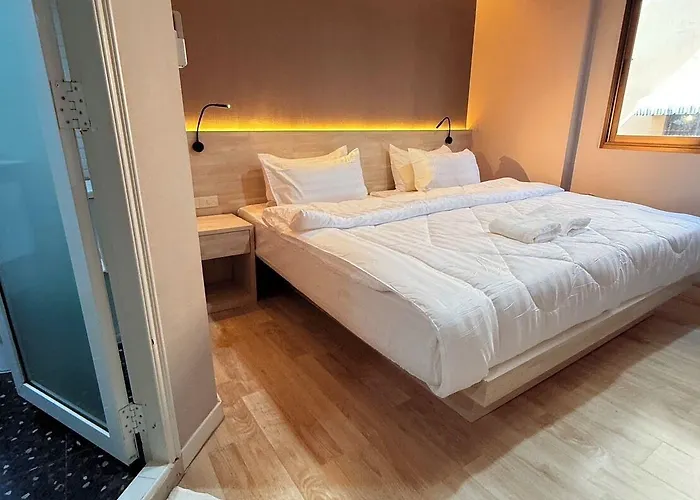 Hotel Luck Huai Khwang Mrt Ratchada Bangkok