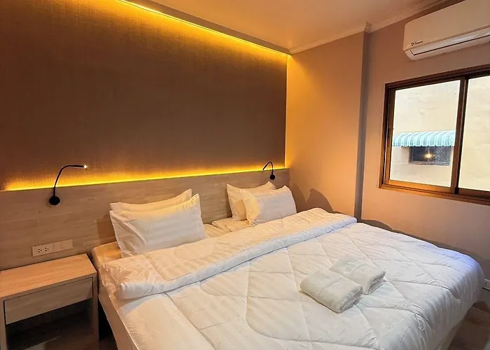 Luck Huai Khwang Mrt Ratchada Hotel